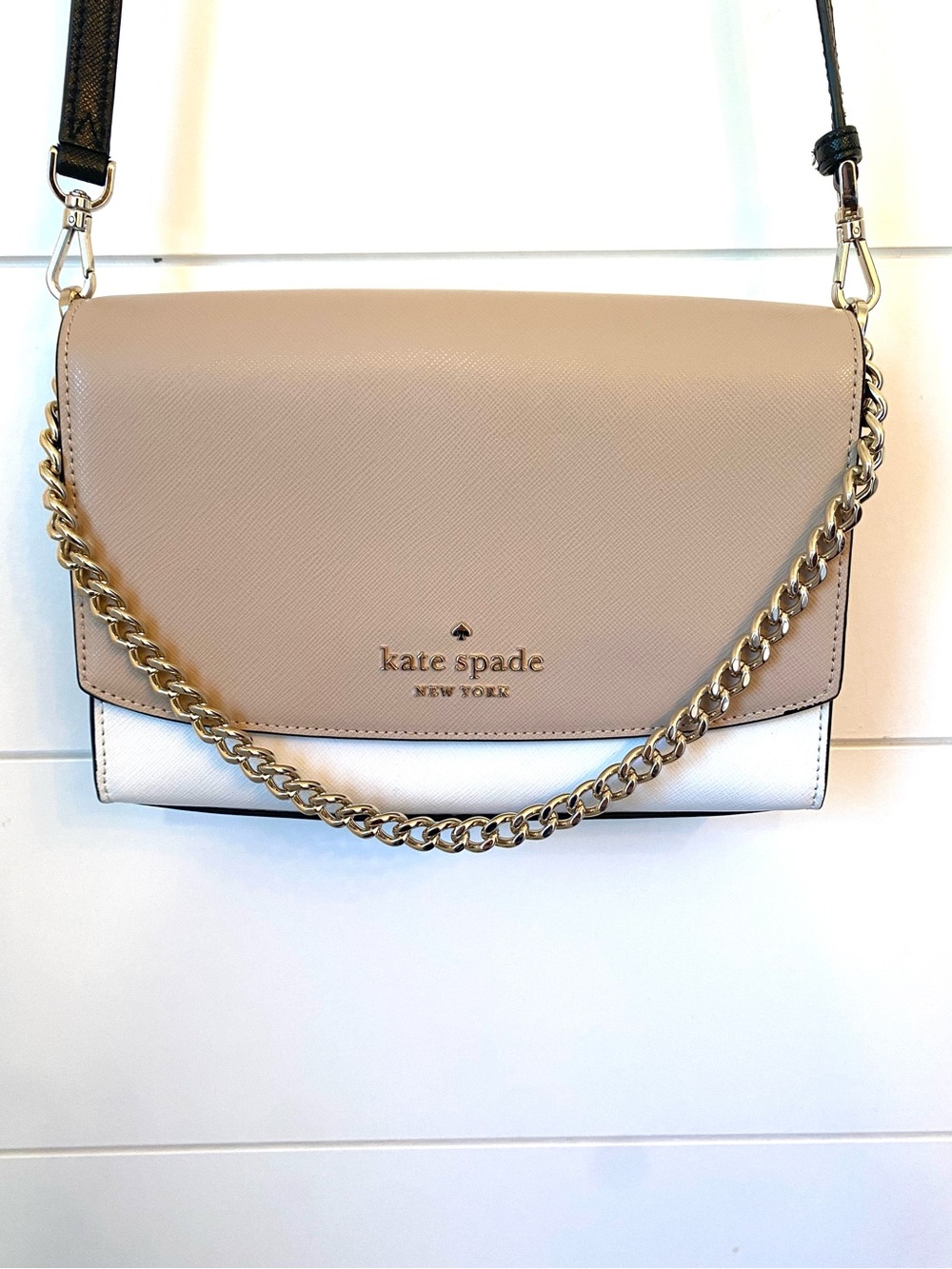 kate spade “Madison willow” Two-Tone Taupe and White Crossbody with Gold Chain - Picture 2 of 5